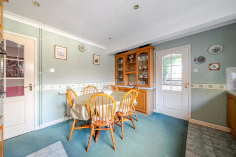 1371782-17-68ff69...