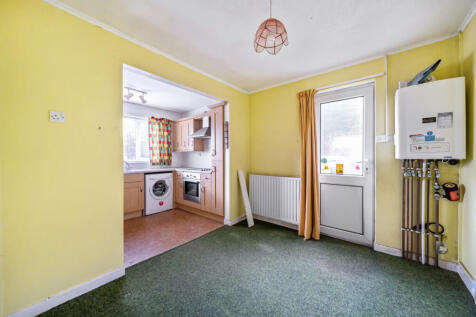 1373074-1-690b5ae...