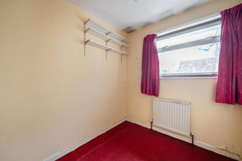 1373074-8-690b5b6...