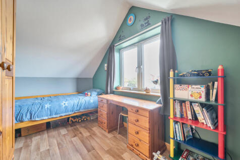 1375106-4-6909f6b...