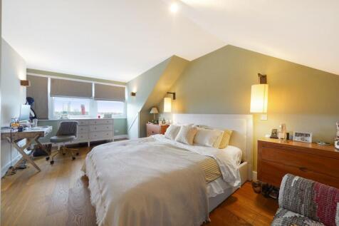 19244805 - bedroom with desk.jpg