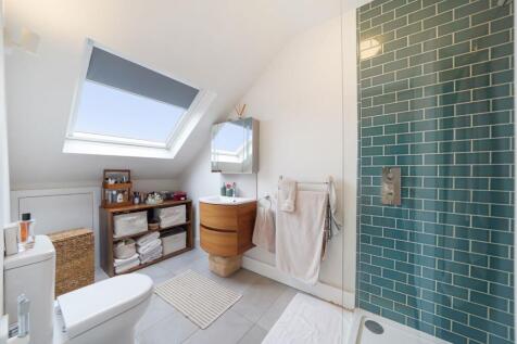 19244805 bathroom 2 .jpg