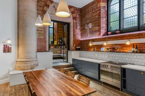 Kitchen/ Dining