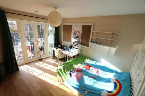 Bedroom 2.JPG