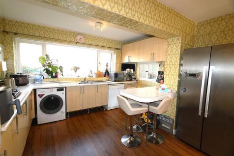 Kitchen 2.JPG