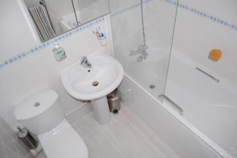 old bathroom.jpg