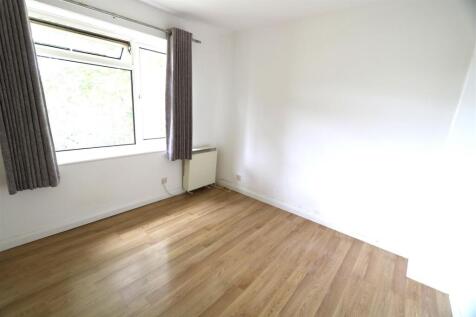Bedroom 2.JPG