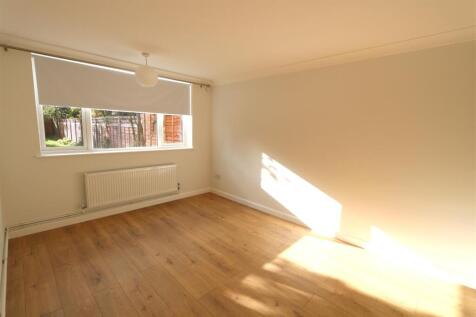 Bedroom 1.JPG