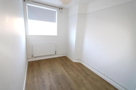 Bedroom 2.JPG