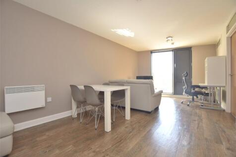 Living/Dining Area