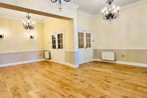 Living/Dining Area