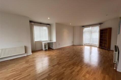 Living/Kitchen Area