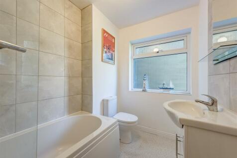 4LaurelCourt(Interior)(18of20).jpg