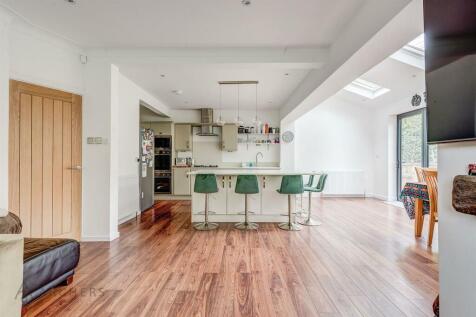 112RinginglowRoad(Interior)(4of45).jpg
