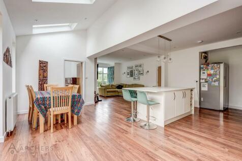 112RinginglowRoad(Interior)(16of45).jpg