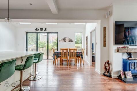 112RinginglowRoad(Interior)(11of45).jpg