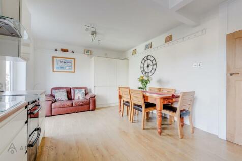 74aRigsteadCrescent(Interior)(8of27).jpg