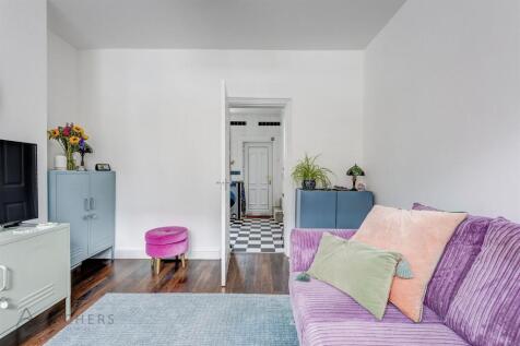 16LoxleyViewRoad(Interior)-5.jpg