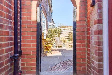 105RingsteadCrescent(Exterior)(4of12).jpg