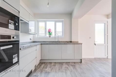 108CobdenViewRoad(Interior)(1of29).jpg