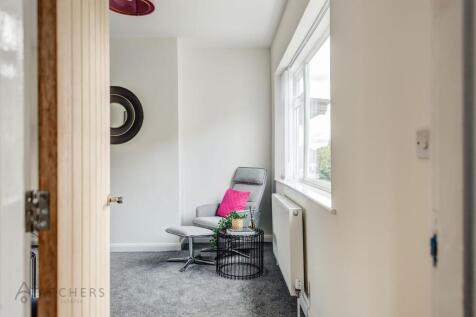 108CobdenViewRoad(InteriorStaged)-1.jpg