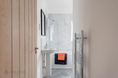 108CobdenViewRoad(InteriorStaged)-27.jpg