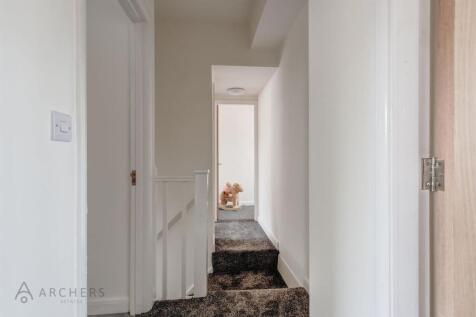 108CobdenViewRoad(InteriorStaged)-30.jpg