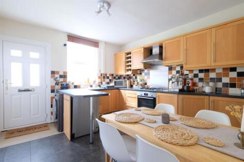 Kitchen02.jpg