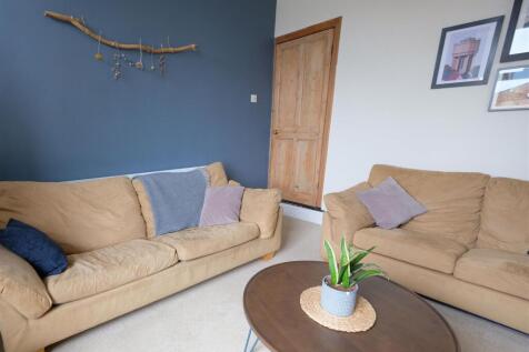 Lounge03.jpg