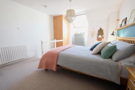 Masterbed004.jpg
