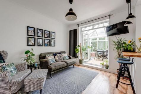 50CardonessDrive(Interior)-5.jpg