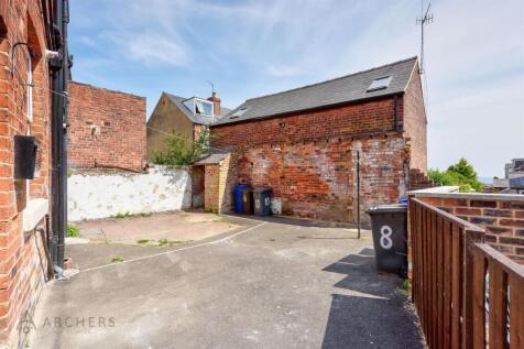 8PickmereRoad(Exterior)-2.jpg