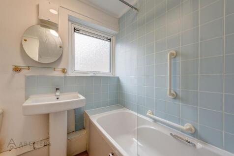 109WestminsterAvenue(Interior)(15of21).jpg