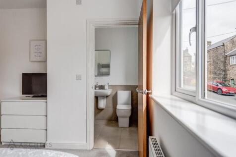10aFairbarnRoad(Interior)-23.jpg