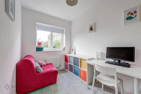 10aFairbarnRoad(Interior)-35.jpg