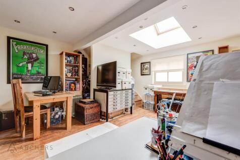 25TaptonMountClose(Studio)-2.jpg