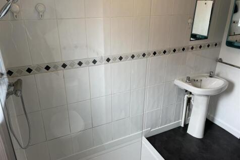 New Bathroom Shot 2.JPG
