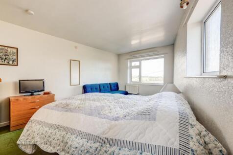 14DenBankClose(Interior)-20.jpg