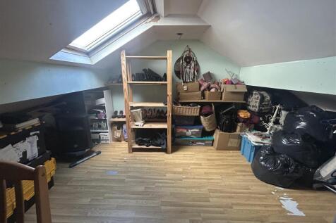 ATTIC ROOM