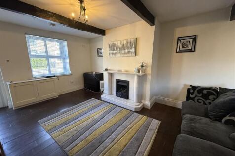 OPEN PLAN LOUNGE &amp; KITCHEN