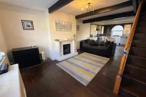 OPEN PLAN LOUNGE &amp; KITCHEN