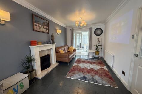 THROUGH LOUNGE