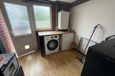 GARAGE &amp; UTILITY ROOM