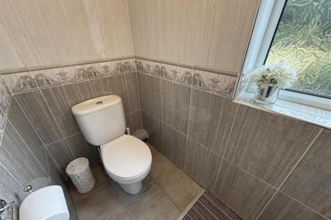 SEPARATE WC