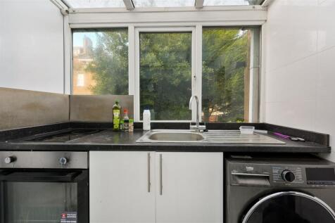 50 woodsome road kitchen pic 2.jpeg