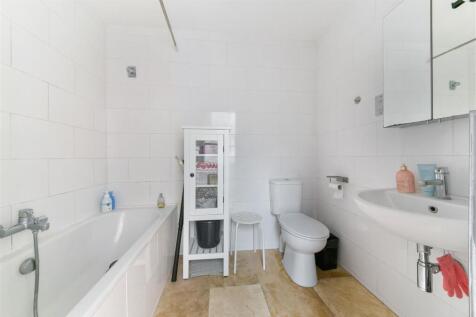 Bathroom / W.C.