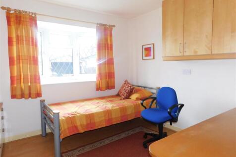 Bedroom 2.JPG