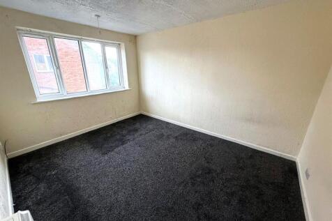 Bedroom 1.JPG