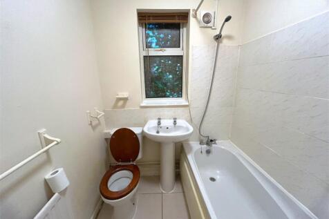 Bathroom.jpg