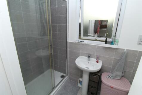 Ensuite1.JPG